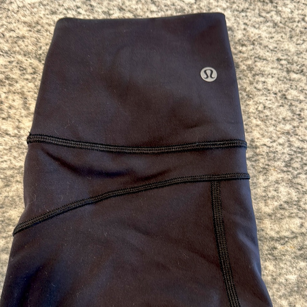 Lululemon Unlimit high rise tight 25” size 4